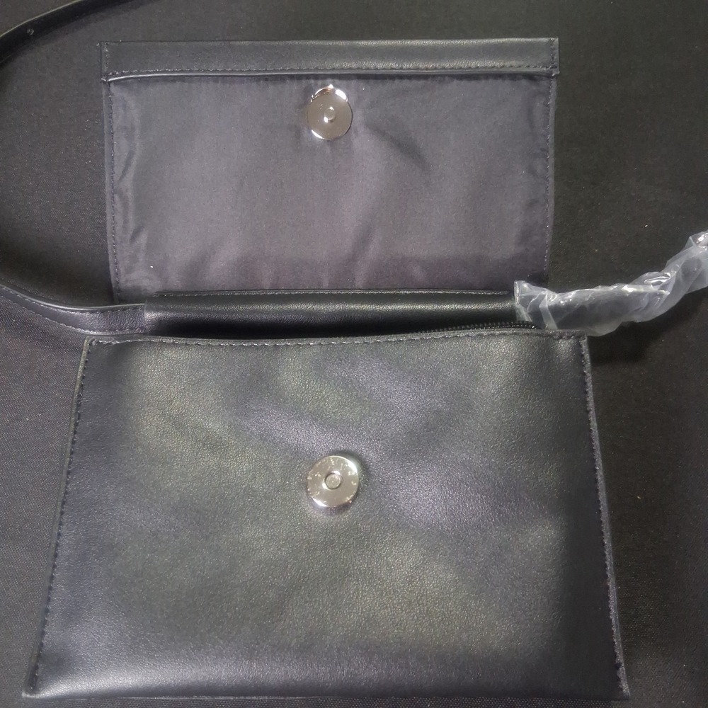 Giani Bernini Black Nappa Flap crossbody bag 3 Compartments 7.5 x 5 x 1.5